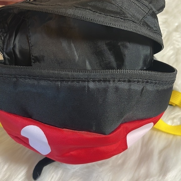 Mickey Mouse Drawstring Mini Backpack Bag Set - Picture 6 of 7
